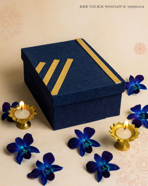 Navy Blue Box – The Explorer (5 items)