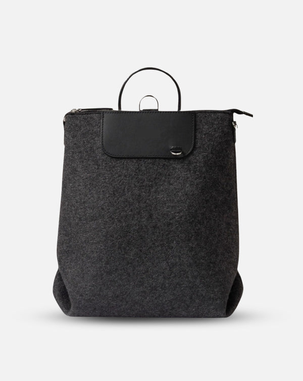 Travelling Midi Backpack: The Grey Woollen traveller